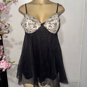 Vassarette Black and White Chemise with Sheer Lace Elegance